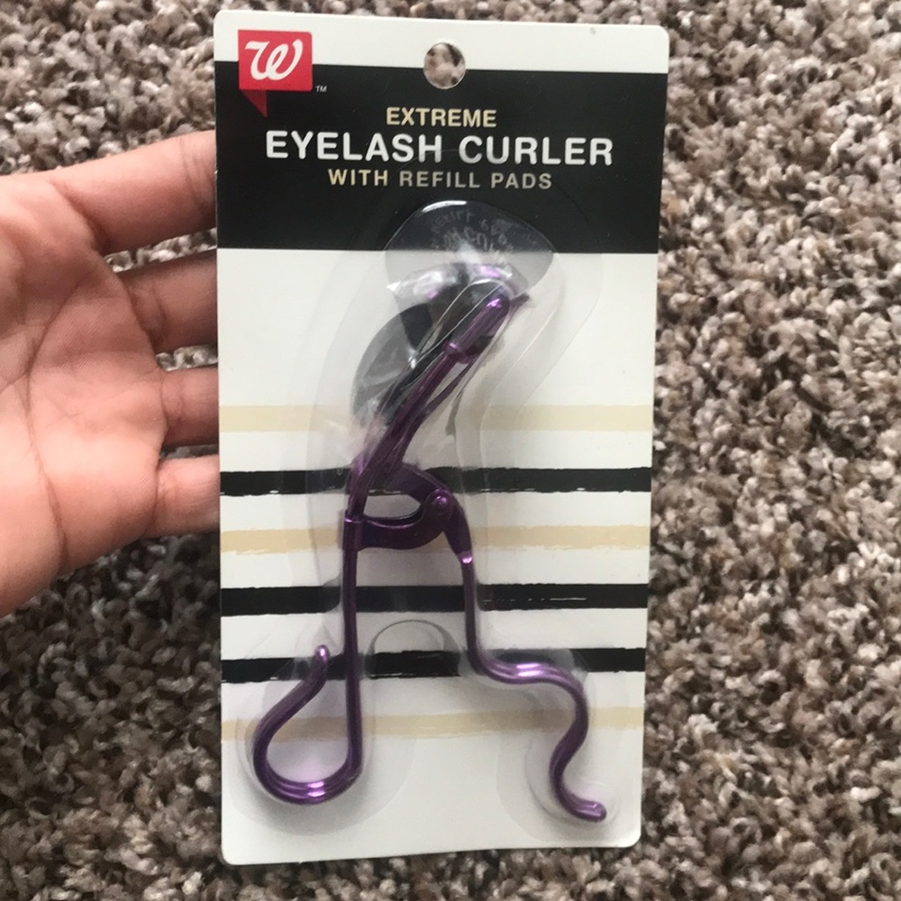 Eyelash curler